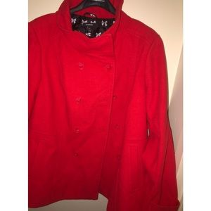 New peacoat worn once to a wedding. Excellent conditions… like new